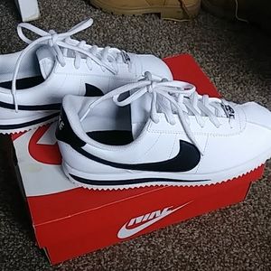 COPY - Nike cortez wore like 3 times